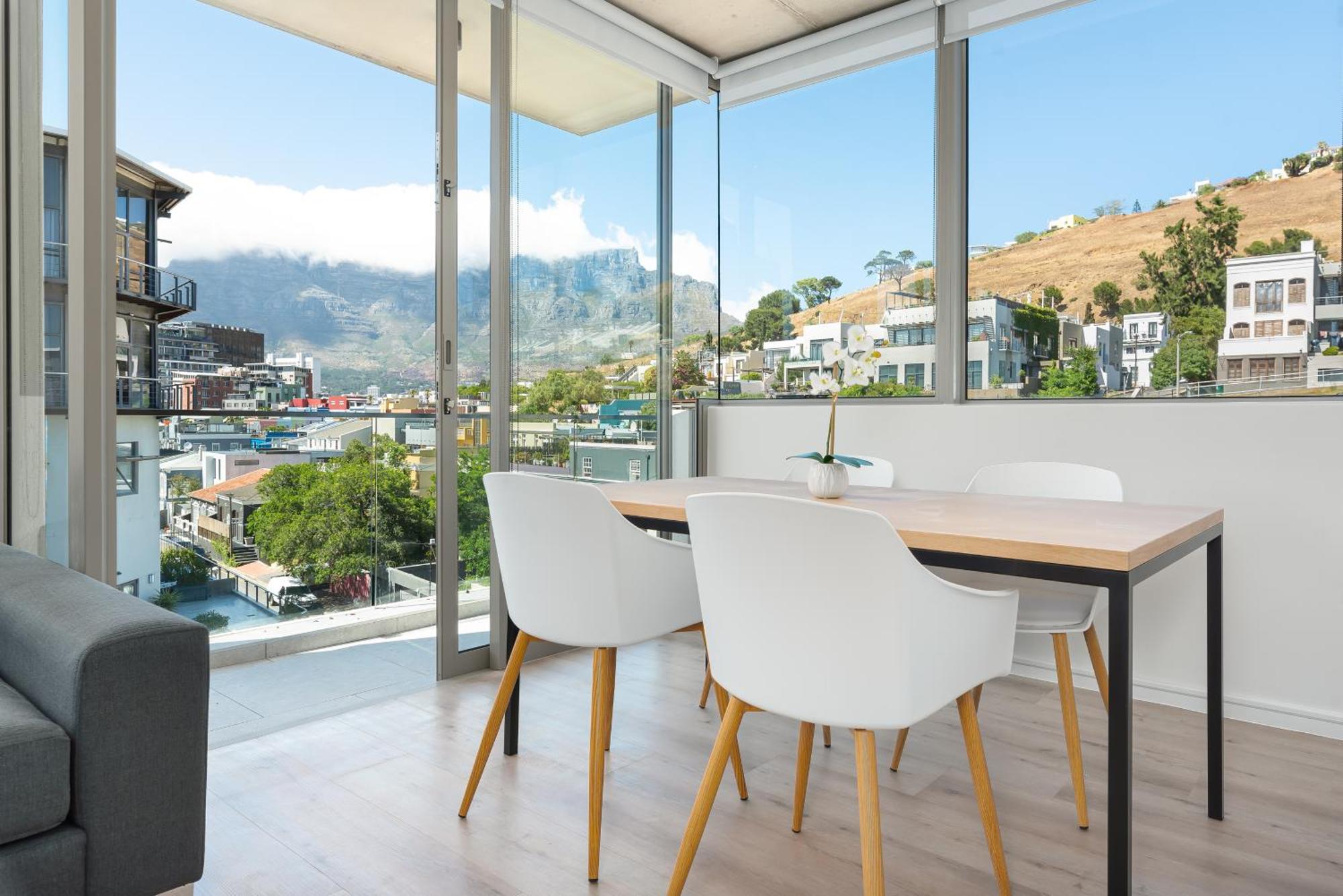 Apartment Luxury 2 Bedroom Mountain Views