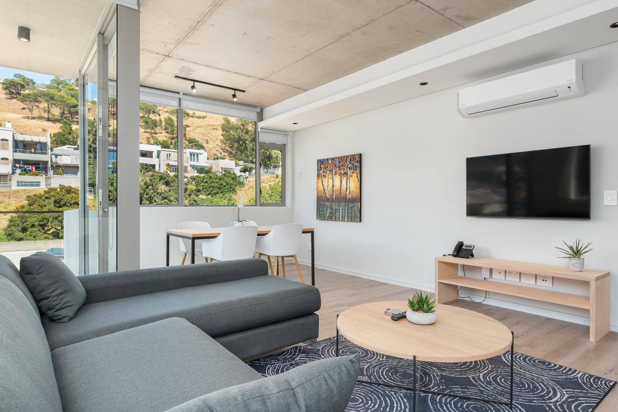 Luxury 2 Bedroom Mountain Views Apartment Cape Town